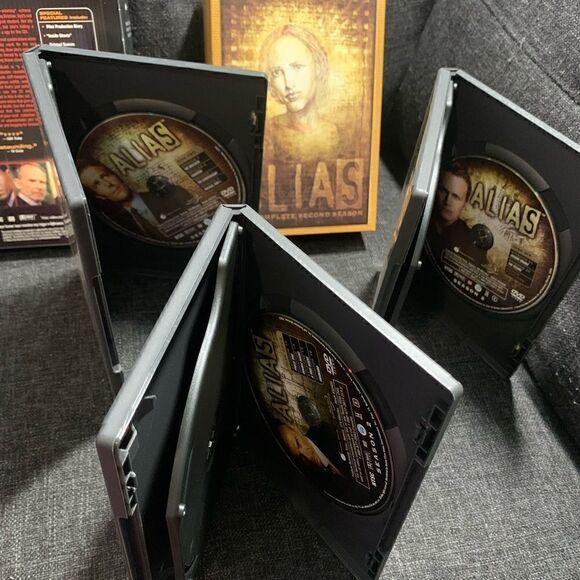 Alias DVD season 1 & 2 - Picture 4 of 4